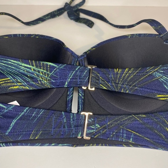 Victoria’s Secrets Full Coverage Push-up Bikini top with Rhinestones - Picture 5 of 6